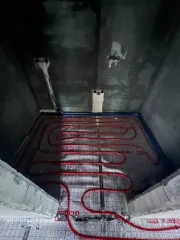 Жилой дом 126.5 м² и участок 1000 м² в Надеждинском районе по адресу: Приморский край, п. Соловей Ключ, ул. Волгоградская, 15. Земельный участок забором не огорожен, кроме дома на участке ничего нет. Жилой дом в недостроенном состоянии, возведены стены, крыша, установлены стеклопакеты, проложен…