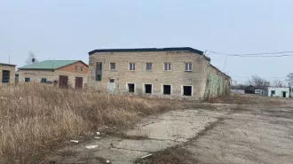Объект аренды – единый недвижимый комплекс в составе: - 5 объектов недвижимости, общей площадью 1 975,70 кв.м. - земельный участок, общей площадью 15 000 +/- 31. Адрес (местонахождение) объекта: Приморский край, г. Уссурийск, ул. Резервная, д.13 имущественный комплекс, из 5 объектов недвижимости…