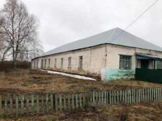 Нежилое здание бывший ФАП 419.4 кв.м и земельный участок 1933 кв.м 58:08:0600301:68 Нежилое здание (бывший ФАП) общей площадью 419, 4 кв.м. с земельным участком, расположенном под зданием, площадью 1933 кв.м., кадастровый номер земельного участка 58:08:0600301:68 Здание 1 этаж, фундамент бетонный…