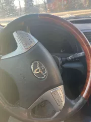 Toyota Camry 2008 года, черный цвет. VIN: JTNBK40K103041419, ПТС: 77 УА 764643, госномер: Х782КХ797. Находится в залоге у Банка ВТБ (ПАО).