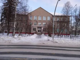 Земельный участок 4532 кв.м с учебным корпусом 2392,3 кв.м, регион Архангельская область. Участок площадью 4532 кв.м, кадастровый номер 29:23:010202:38 (реестровый номер федерального имущества П11310002370), категория земель – земли населенных пунктов, вид разрешенного использования – для…