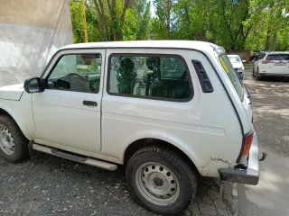 LADA 4x4 2023, модель 212140, белый цвет. VIN: XTA212140R2483053, ЭПТС: 164301070368710, госномер М992ОР763. Изготовитель: Россия. Тип двигателя: бензиновый, номер двигателя -212141260502, мощность 61 кВт. Номер кузова XTA212140R2483053, экологический класс второй, разрешенная максимальная масса…