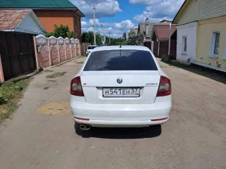 Skoda Octavia 2010, 102 лс, 400000 км, АКПП Skoda Octavia 2010 г.в. XW8DA11Z3BK258087. Пробег 400 тыс. Со слов собственника: есть расход масла 2.5 литра на 1000 км. Требуется замена АКБ. Неисправен центральный замок. Множественная ржавчина по кузову. Тормозная система требует обслуживания (замена…