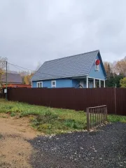 Земельный участок 800 м² и дом 73,7 м² Московская область - земельный участок с кадастровым номером 50:05:0130221:150, общей площадью 800 +/- 20 кв.м, расположенный по адресу: Московская обл., Сергиево-Посадский р-н, с/п Березняковское, вблизи д. Яковлево в южной части кадастрового квартала и…