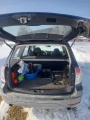 Subaru Forester, 2012 года, 171 л.с. Марка и модель: SUBARU FORESTER, год изготовления ТС: 2012, двигатель: FB25 R385059, мощность 171 (126) л.с., VIN №: JF1SHMLW4CG311592, серия и номер ПТС: 25УР 648016. Автомобиль находится в залоге у ООО МФК «ПСБ Финанс».