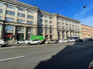 Нежилое помещение площадью 246 кв.м, расположенное по адресу: Санкт-Петербург, пр-кт Литейный, д. 53, литера А, пом. 21-Н. Назначение: нежилое, этаж: подвал, кадастровый номер 78:31:0001283:4097. Право собственности подтверждается записью в ЕГРН от 11.11.2014 № 78-78-89/107/2014-033.