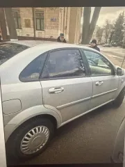Daewoo Gentra 2013 ДЭУ ГЕНТРА 2013 г.в., г/н К162ММ136, цвет серебристый, VIN:XWB5V319DEA524095, в наличии четыре колеса и пятое запасное колесо, по всему корпусу многочисленные царапины и сколы. 222 000,00 руб, шаг аукциона – 1 110,00 руб, размер задатка – 33 300,00 руб. Существующие ограничения…