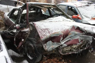 Автомобиль Audi 100, г/н У027ЕМ26, 1992 г.в. VIN (WAUZZZ4AZNNI33442). Документы и ключи отсутствуют.