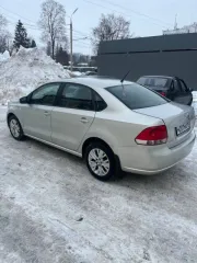 Volkswagen Polo 2011, 105 лс, 165000 км, АКПП, XW8ZZZ61ZBG014491. Пробег 165 тыс. Со слов собственника: сколы по кузову. Подвеска требует замены. Временами (не постоянно) ДВС работает нестабильно (троит). Самопроизвольно выключается и включается дисплей. Проблемы с проводкой. Подогрев водительского…