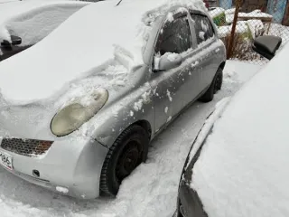 Nissan March Р016ЕО186, ключи отсутствуют. Вид транспорта: легковое авто. Год выпуска: не указан. VIN номер: не указан. Марка: Nissan. Модель: March.