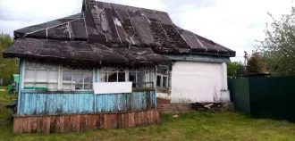 Жилой дом и земельный участок, расположенный на нем.   1/6 доли в праве общей долевой собственности в объекте недвижимости  земельном участке , с кадастровым номером: 40:13:050306:226, общей площадью 790 кв.м., расположенном по адресу: Калужская обл., Малоярославецкий район, д. Кривоносово, ул…