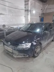 Volkswagen Jetta, 2013 года, 105 лс, 418 045 км, АКПП. Легковой автомобиль, год изготовления: 2013, VIN: XW8ZZZ16ZDN004226, г/н: Х610АЕ163, вид собственности: личная. При осмотре транспортного средства выявлено: эксплуатационные истирания обивки, трещина на стекле, механическая деформация (замятие)…