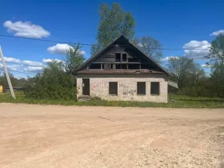 Земельный участок площадь 956 кв.м, КН 47:29:0939002:321, категория земель: земли населенных пунктов, разрешенное использование: культурное развитие и здание клуба с КН 47:29:0939001:60 назначение нежилое, 1-но этажное, общая площадь 141,7 кв.м, расположенные по адресу: Ленинградская область…
