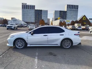 Toyota Camry 2019. Автомобиль Toyota Camry; год выпуска – 2019; идентификационный номер (VIN): XW7BZYHK60S106677. Имущество является предметом залога КБ "ЛОКО-Банк" (АО) (ИНН 7750003943, ОГРН 1057711014195), адрес 125167, г. Москва, Ленинградский проспект, д. 39, стр. 80.