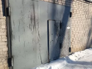 Нежилое помещение площадью 37 кв.м, кадастровый номер 66:45:0100304:352 и земельный участок площадью 45 кв.м, категория земель - земли населенных пунктов, разрешенное использование - объект гаражной застройки (индивидуальный капитальный гараж), кадастровый номер 66:45:0100304:123. Адрес…