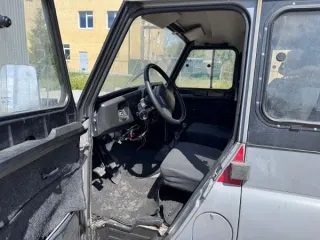 Высвобождаемое движимое военное имущество (автомобиль) Высвобождаемое движимое военное имущество, автомобиль: УАЗ-315195-015 VIN: XТТ315195С0511722 (приложение №1) 
Мощность двигателя: 128 
Марка: УАЗ 
Объем двигателя: 2693 
Пробег: 35485 
VIN номер: XТТ315195С0511722 
Вид транспорта: легковой 
Год…