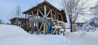 Нежилое здание, площадь: 41,2 кв.м., кадастровый номер: 35:25:0000000:1032 и земельный участок, площадь: 1 437 кв.м., категория земель: Земли сельскохозяйственного назначения, разрешенное использование: Для ведения садоводства, кадастровый номер: 35:25:0505017:7, Адрес (местоположение): Вологодская…