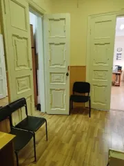 Административное здание 199,6 кв.м, Особняк, Усадьба купца Remyannikova, Чердынь, Пермский край. Административное здание, объект культурного наследия регионального значения "Особняк", входящий в состав ансамбля "Усадьба купца Ремянникова" кадастровый номер 59:39:0010140:46. Нежилое административное…