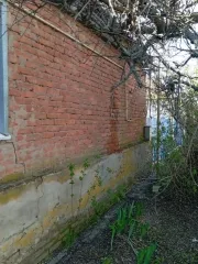 Земельный участок 879 кв.м и жилой дом 43.9 кв.м, Волгоградская обл., г. Ленинск. Земельный участок кадастровый номер: 34:15:080301:617, площадь 879 кв.м. и жилой дом кадастровый номер: 34:15:080301:969, площадь 43.9 кв.м., по адресу: обл. Волгоградская, г. Ленинск, пер. Гастелло, дом 6. Общая…