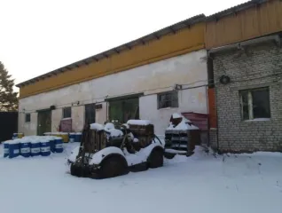 Земельный участок и нежилые помещения 233,2 кв.м Приморский край Земельный участок кадастровый номер 25:13:030209:1328 площадью 19822 кв.м категория земель: Земли населенных пунктов виды разрешенного использования: склады адрес местоположению: местоположение установлено относительно ориентира…