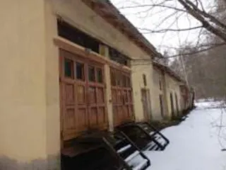 Ярославская область, Некоузский район, п. Борок с земельным участком, в составе: Здание больницы-поликлиники, КН 76:08:010631:338, 5 эт., в т. ч. подземных 1, 5 556,8 кв. м; ЯО, р-н Некоузский, п. Борок, д. 93; Общежитие мед. работников, КН 76:08:010631:240, 1 эт., 94,4 кв. м; ЯО, р-н Некоузский…