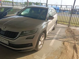 Skoda Kodiaq 2020 года, цвет коричневый, VIN: XW8LJ6NS0MH406587.