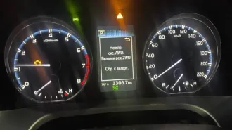 Toyota RAV4 2018 года, 146 лс, 152000 км, полный привод, АКПП, VIN номер XW7RDREV70S041985, подогрев руля и лобового стекла. Заводится и едет. Сколы и царапины по всему кузову. Периодически загорается ошибка по полному приводу и лампа неисправности двигателя (Check Engine) (информацией о причинах…