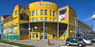 Торгово-административное здание общей площадью 11520.1 кв.м и земельные участки общей площадью 11312 кв.м в Хабаровском крае, г. Советская Гавань, ул. Пушкина, д.1, д. 1А. В состав комплекса входит: четырехэтажное торгово-административное здание по ул. Пионерской общей площадью 11520.1 кв.м…