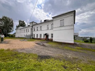 Комплекс недвижимости 674,9 кв.м, г. Анжеро-Судженск, Кемеровская область. Комплекс объектов недвижимости на земельном участке общей площадью 3417,54 кв. м, кадастровый номер 42:20:0102040:13, расположенном по адресу: г. Анжеро-Судженск, ул. Пятилетки, з/у 21. Имущество, расположенное по адресу…
