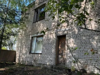 Теплая стоянка, КПП, Административное здание, КТП, Смоленская область, Симоновой, 110 696.8+30.1+587.7+266.9+366.4+630.3 кв.м Здания в Смоленской обл. еще 1. Здание нежилое: Теплая стоянка 25 мест площадью 696,8 кв.м., кадастровый номер 67:06:0010166:129, расположенное по адресу: Смоленская…