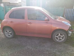 NISSAN MARCH 2002 транспортное средство, государственный регистрационный номер С943ХХ24, 2002 года выпуска, VIN отсутствует, № двигателя CR12 0197715, шасси № отсутствует, цвет коричневый.