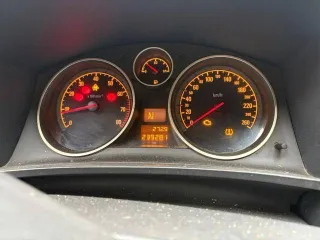 Легковой автомобиль, Opel, Zafira, W0L0AHM7562165244, год выпуска 2006, г\н Н161РС750, синий, мощность двигателя л.с. 140(103), кузов № W0L0AHM7562165244. Двигатель контрактный. Документы на приобретение отсутствует, отметки в ПТС не внесены.