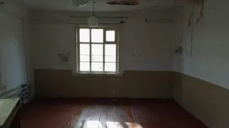 Здание школы 631.6 кв.м и земельный участок 3910 кв.м, Алтайский край, Калманский район, с. Новобарнаулка, ул. Новобарнаульская, д. 1. Кадастровый номер здания: 22:16:020507:4, земельного участка: 22:16:020507:1. Вид разрешенного использования участка: Общеобразовательные школы. Год ввода в…