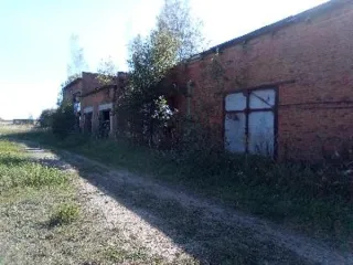 Земельный участок площадью 2.84 га (28 425 кв.м), кадастровый номер 67:06:0030203:114, с расположенными на нем объектами недвижимости: навес для хранения техники площадью 613 кв. м, кадастровый номер 67:06:0021502:12, и административно-лабораторный корпус площадью 1 778.2 кв. м, кадастровый номер…