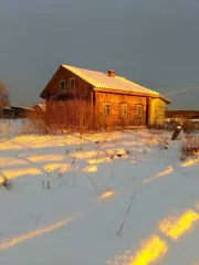 Жилой дом, индивидуальная собственность площадью 39.9 кв.м., кад. № 35:17:0511019:54, адрес: Вологодская область, Кичменгско-Городецкий р-н, д. Титовщина, д. б/н с правом перезаключения договора аренды земельного участка, расположенного под домом