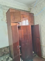 Комната 8,9 кв. м, Республика Башкортостан, адрес: г. Ишимбай, Революционная ул., д. 11, кв. 2, комн. 1, 1 этаж, кадастровый номер 02:58:020239:611, ограничения и обременения: зарегистрированные в жилом помещении лица и/или право пользования жилым помещением у третьих лиц - отсутствует, наличие…