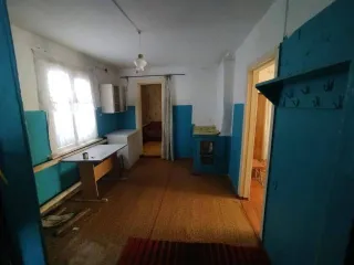 Жилой дом, 38,6 кв.м, Оренбургская область. Дом в Оренбургской обл., 38,6 кв.м. Здание, площадь 38.6 кв.м., назначение: Жилой дом, адрес (местонахождение): Российская Федерация, Оренбургская область, муниципальный район Светлинский, сельское поселение Спутниковский сельсовет, поселок Первомайский…