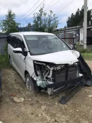 Toyota Voxy 2015 Toyota Voxy, 2015 года, 99 лс, 137343 км, АКПП, автотранспортное средство со следующими характеристиками: модель автомобиля: Toyota Voxy Hybrid, год выпуска: 2015, VIN: ZWRB0-0144128, № кузова: ZWRB0-0144128, модель и № двигателя: 2ZR6541502, (техническое состояние: после ДТП от…