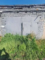 Гараж 16 кв.м., Курган. Гараж в Кургане, 16 кв.м., ул. Глинская, 12, ГСК №66, гараж №30. Описание со слов должника: целый, крыша не бежит, свет есть, подвала нет, использовался в качестве кладовки.