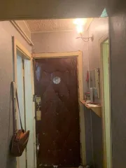 Продается 2/5 доли квартиры площадью 30.4 кв.м., расположенной на 1 этаже по адресу: Россия, Оренбургская область, г Орск, ул. Щорса, д 2, кв. 76. Кадастровый номер: 56:43:0201046:139.
