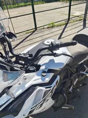 BENELLI TRK 502X, 2022 года. Мотоцикл BENELLI TRK 502X, 2022 года, марка: BENELLI, модель: TRK 502X, VIN: ZBNP16039PBE79152, гос. рег. номер: 2942АХ74, год изготовления: 2022.