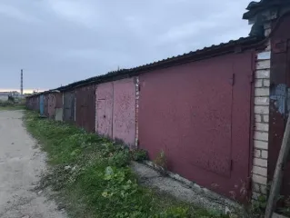 Доля в праве общей долевой собственности (1/6 доли) на нежилое помещение «гараж» площадью 16,3 кв.м, кадастровый номер 43:40:000038:838, расположенное по адресу: Кировская область, г. Киров, ул. Луганская, д. 73 г, бокс 80. Вид права – общая долевая собственность. Обременение – арест.