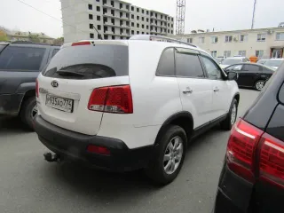 Kia Sorento, 2011 года, 175 лс, 100000 км. Автомобиль легковой, марка: Kia, модель: Sorento, VIN: KNAKU811CC5217016, гос. рег. номер: Р935АО774. Объект может быть приобретен с использованием заемных средств ПАО Сбербанк.