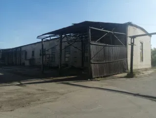 Производственный комплекс, 16 нежилых зданий, 185 172 кв.м, Самарская обл., г. Новокуйбышевск. Производственный комплекс (завод), состоящий из 16 нежилых объектов недвижимости, право аренды земельных участков - 3 635 +/- 21 кв. м, 117 501 +/- 119,97 кв. м, 64 036 +/- 89 кв. м, кадастровые номера…