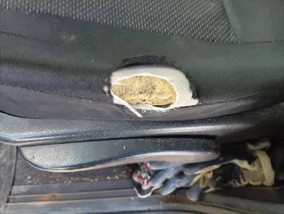 УАЗ Pickup 2014 года, 128 л.с., полный привод. Документы СТС и ПТС имеются. В наличии один комплект ключей. Точный пробег указать не можем, т.к. автомобиль не заводится, отсутствует аккумулятор. Пробег ориентировочно 350-400 тысяч км. Автомобиль битый, требует ремонта. Не работает одометр, есть…