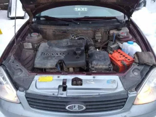 LADA Priora (217030) 2008 года выпуска, VIN: XTA21703080130702. Цвет кузова: Темно-Вишневый. Объем двигателя: 4596 см³, тип: легковой. Пробег: 390817 км. Находится в залоге у ПАО «Совкомбанк».