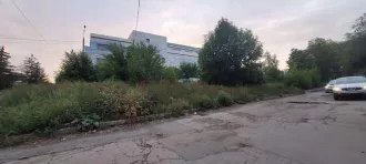 Земельный участок, площадь 251 +/- 6 кв.м., назначение: земли населенных пунктов, кадастровый номер: 63:01:0910008:1034 с ветхим строением, подлежащим сносу (общественный туалет) кадастровый номер: 63:01:0910008:982
Адрес: Россия, Самарская область, г. Самара, Михаила Сорокина, д. 1а