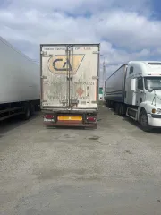 Leci trailer d-2440, 2000, полуприцеп-рефрижератор leci trailer d-2440, 2000 г.в. Полуприцеп-рефрижератор leci trailer d-2440, год изготовления: 2000, идентификационный номер: VV1F3FA1XSN097869, техническое состояние: пневмоподвеска не работает.
