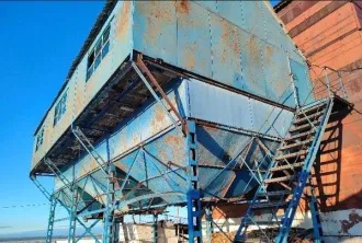 КЗС 84.3 кв.м, земля 220 кв.м, Республика Татарстан, Заинский муниципальный район, Багряжское сельское поселение. Кадастровый номер сооружения 16:19:190204:302, кадастровый номер земельного участка 16:19:190204:305. Общая площадь 84.3 кв.м, количество этажей 1.