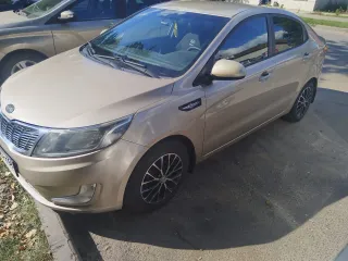 Kia Rio 2012 года выпуска. VIN: Z94CB41BADR072301. Объем двигателя: 1591 см³. Цвет: бежевый. Мощность: 123 л.с. Тип ТС: легковой седан. Имеется залог у ПАО «Совкомбанк» и ограничение, заявление о снятии направлено. Ознакомление с имуществом по запросу на электронную почту: kazarin-marina@ya.ru